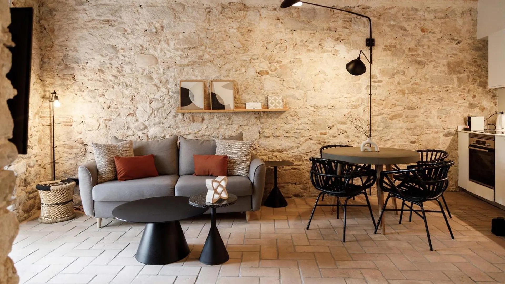 La Comuna By Bon Dia Residences location