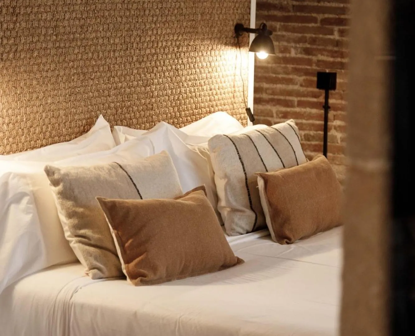 La Comuna By Bon Dia Residences Girona Hotel